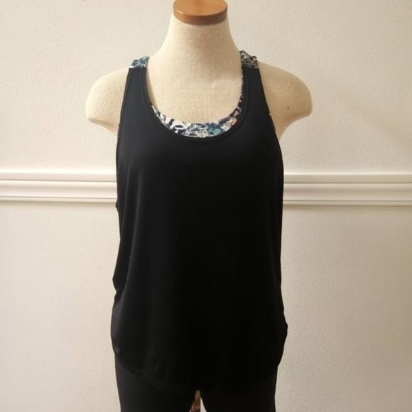 Colosseum tank top size Medium - Picture 2 of 9